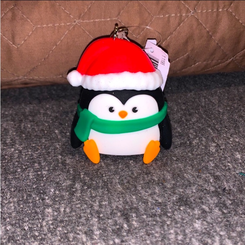 Bath and Body Works Penguin Pocketbac Holder